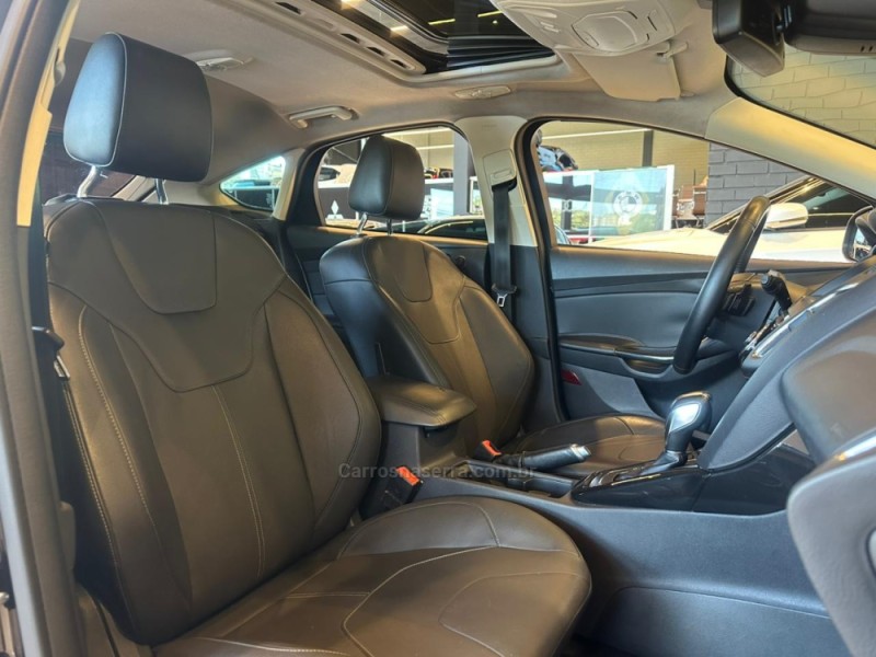 FOCUS 2.0 TITANIUM PLUS 16V FLEX 4P AUTOMÁTICO - 2018 - CAXIAS DO SUL