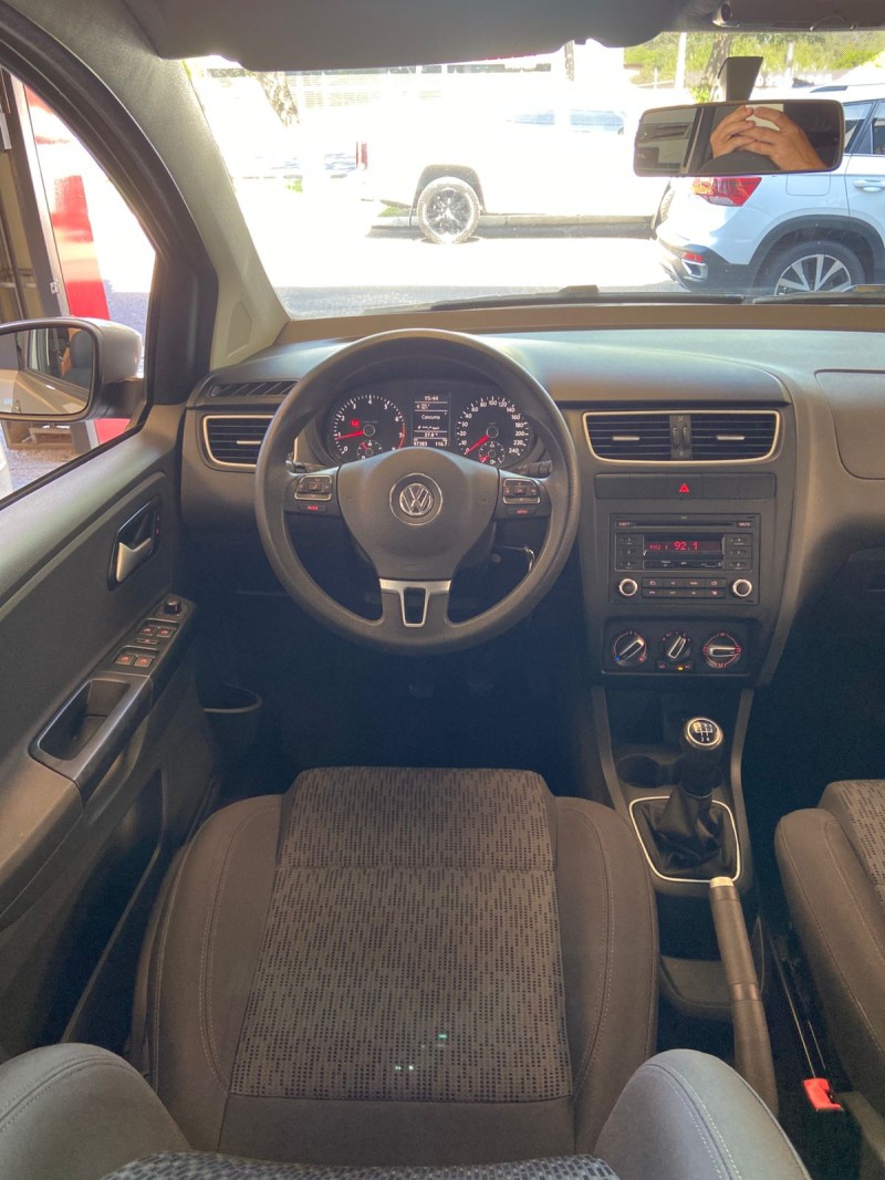 FOX 1.6 MI ITREND 8V FLEX 4P MANUAL - 2013 - ESTâNCIA VELHA