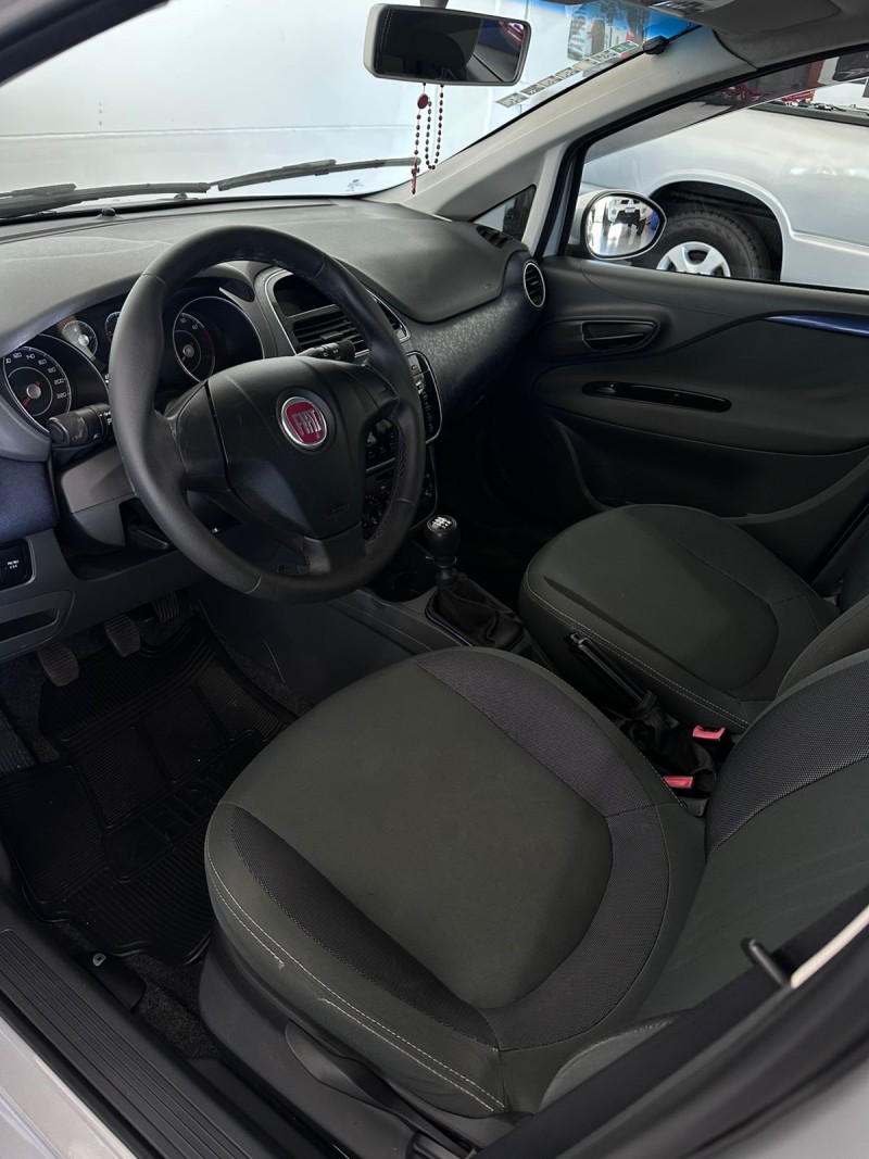 PUNTO 1.4 ATTRACTIVE 8V FLEX 4P MANUAL - 2015 - FARROUPILHA