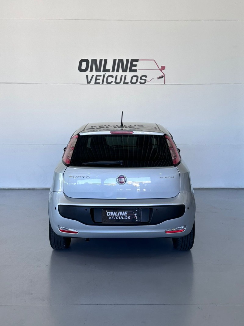 PUNTO 1.4 ATTRACTIVE 8V FLEX 4P MANUAL - 2015 - FARROUPILHA