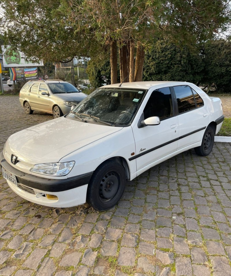 306 1.8 PASSION 16V GASOLINA 4P MANUAL - 1999 - CAXIAS DO SUL