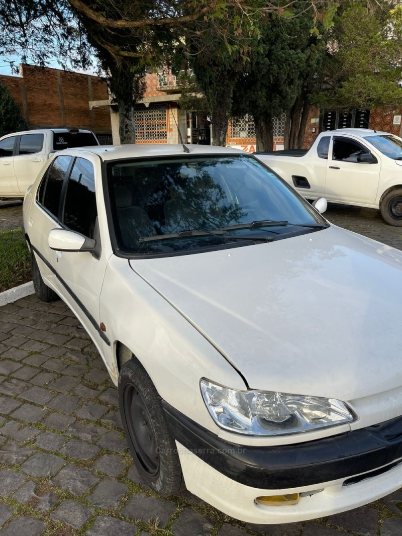 306 1.8 PASSION 16V GASOLINA 4P MANUAL - 1999 - CAXIAS DO SUL