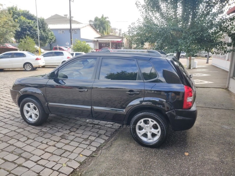 TUCSON 2.0 MPFI GLS 16V 143CV 2WD FLEX 4P AUTOMÁTICO - 2014 - GUAPORé