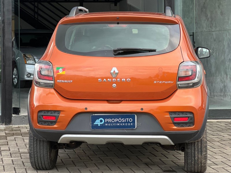 SANDERO 1.6 STEPWAY 8V FLEX 4P AUTOMATIZADO - 2016 - ESTâNCIA VELHA