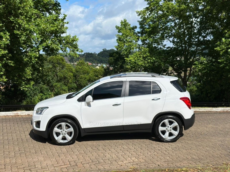 TRACKER 1.8 MPFI LTZ 4X2 16V FLEX 4P AUTOMÁTICO - 2016 - DOIS IRMãOS