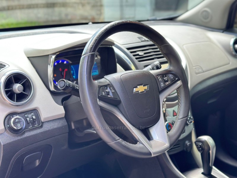 TRACKER 1.8 MPFI LTZ 4X2 16V FLEX 4P AUTOMÁTICO - 2016 - DOIS IRMãOS