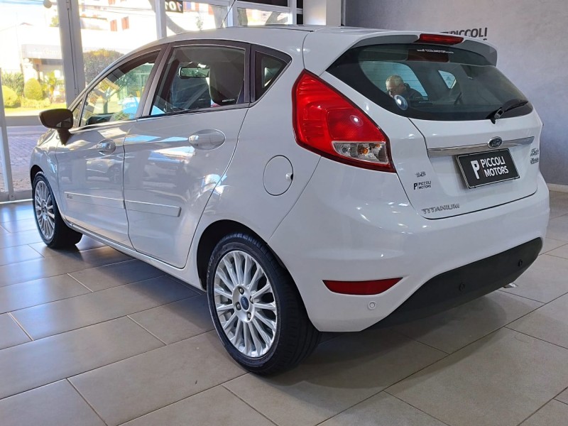 FIESTA 1.6 TITANIUM HATCH 16V FLEX 4P MANUAL - 2016 - CAXIAS DO SUL