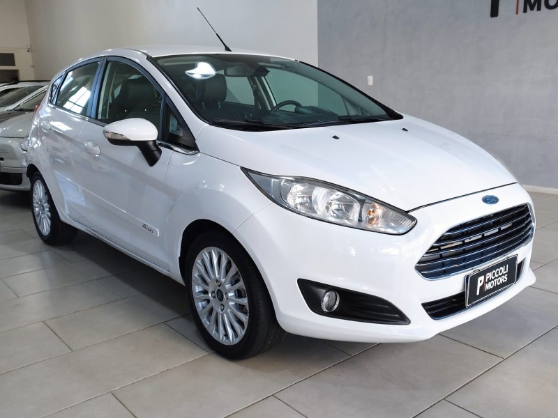 FIESTA 1.6 TITANIUM HATCH 16V FLEX 4P MANUAL - 2016 - CAXIAS DO SUL