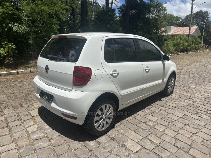 FOX 1.0 MI TREND 8V FLEX 4P MANUAL - 2013 - NOVA PRATA