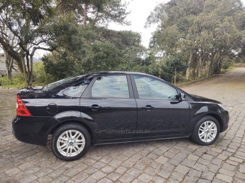 FOCUS 2.0 GLX SEDAN 16V GASOLINA 4P AUTOMÁTICO - 2013 - NOVA PRATA