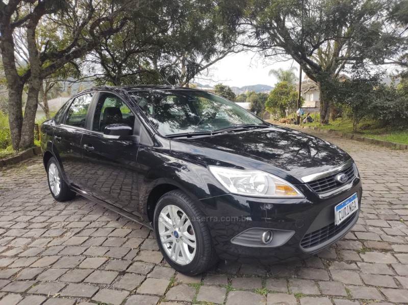 FOCUS 2.0 GLX SEDAN 16V GASOLINA 4P AUTOMÁTICO - 2013 - NOVA PRATA
