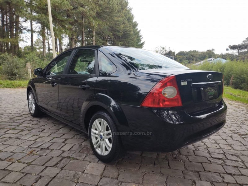 FOCUS 2.0 GLX SEDAN 16V GASOLINA 4P AUTOMÁTICO - 2013 - NOVA PRATA