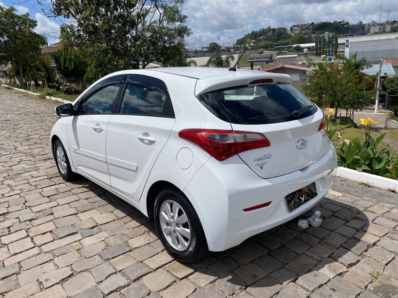 HB20 1.0 COMFORT PLUS 12V FLEX 4P MANUAL - 2014 - CARLOS BARBOSA