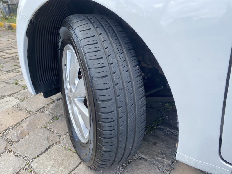 HB20 1.0 COMFORT PLUS 12V FLEX 4P MANUAL - 2014 - CARLOS BARBOSA