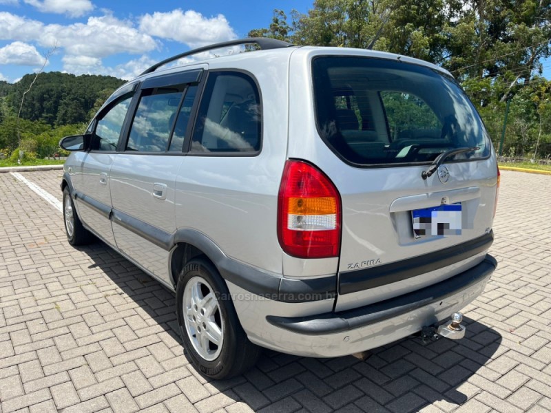 ZAFIRA 2.0 MPFI 16V GASOLINA 4P MANUAL - 2001 - CAXIAS DO SUL