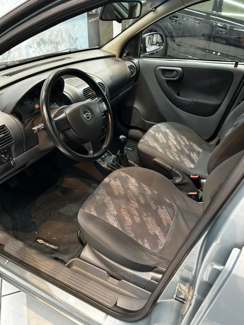 CORSA 1.8 MPFI SEDAN 8V GASOLINA 4P MANUAL - 2003 - CAXIAS DO SUL