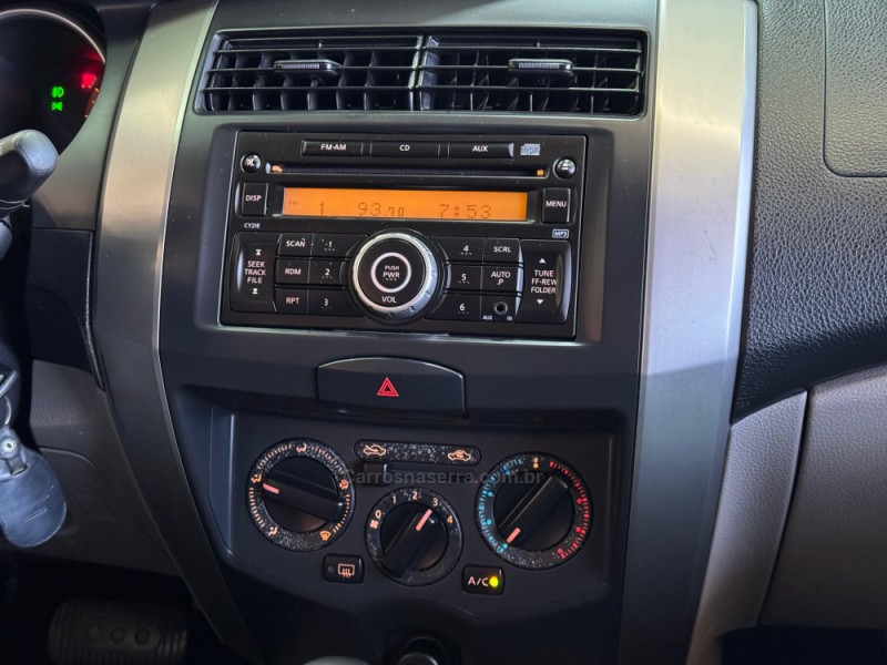 GRAND LIVINA 1.8 SL 16V FLEX 4P AUTOMÁTICO - 2010 - DOIS IRMãOS