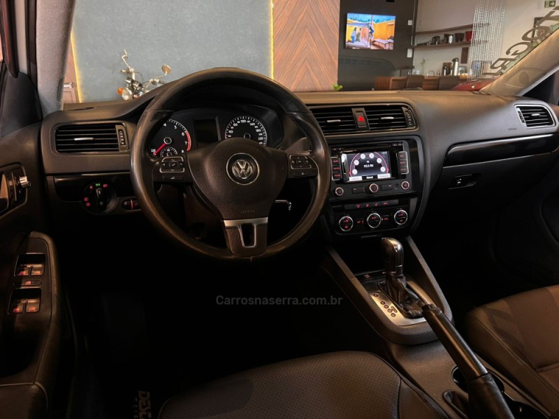 JETTA 2.0 COMFORTLINE FLEX 4P TIPTRONIC - 2013 - CAMPO BOM