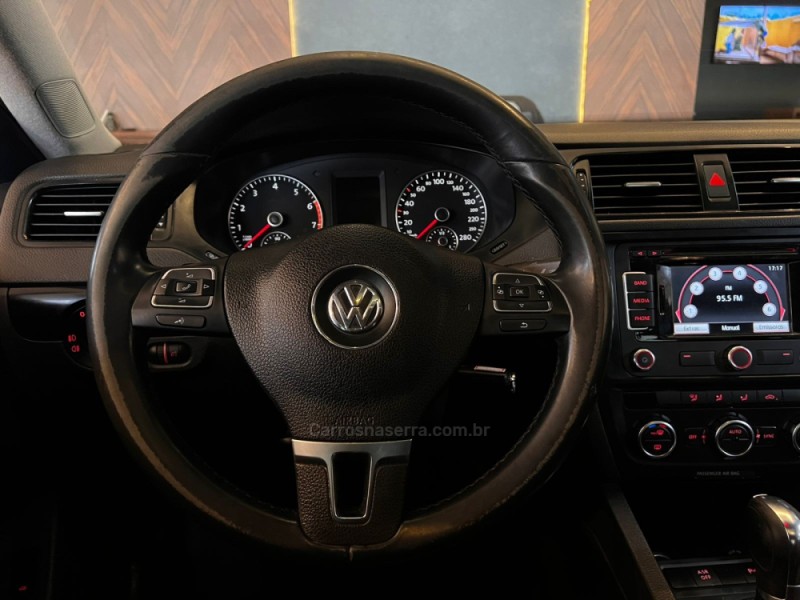 JETTA 2.0 COMFORTLINE FLEX 4P TIPTRONIC - 2013 - CAMPO BOM