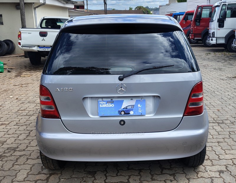 CLASSE A 1.9 190 CLASSIC GASOLINA 4P MANUAL - 2001 - PORTãO