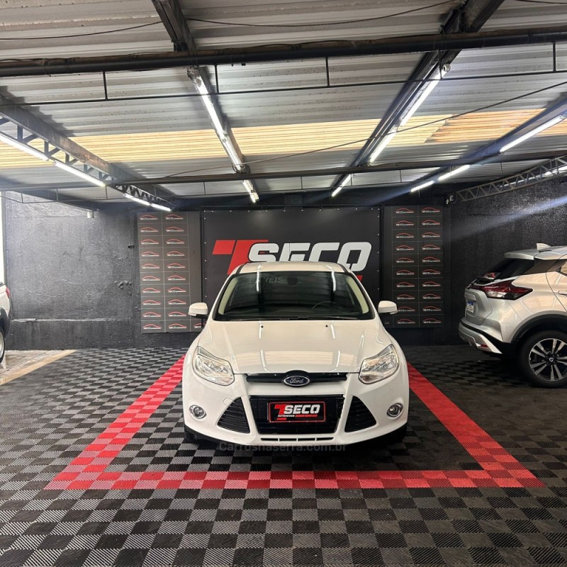 FOCUS 2.0 TITANIUM PLUS 16V FLEX 4P AUTOMÁTICO - 2015 - PASSO FUNDO