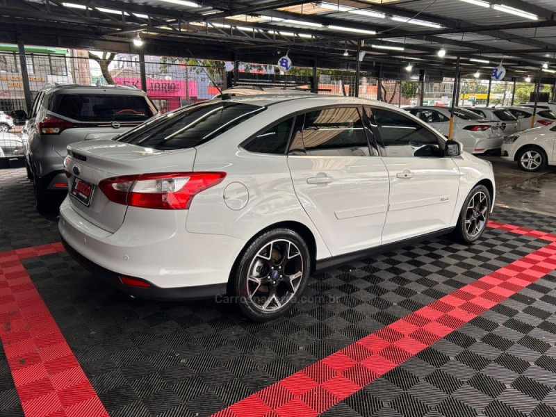 FOCUS 2.0 TITANIUM PLUS 16V FLEX 4P AUTOMÁTICO - 2015 - PASSO FUNDO