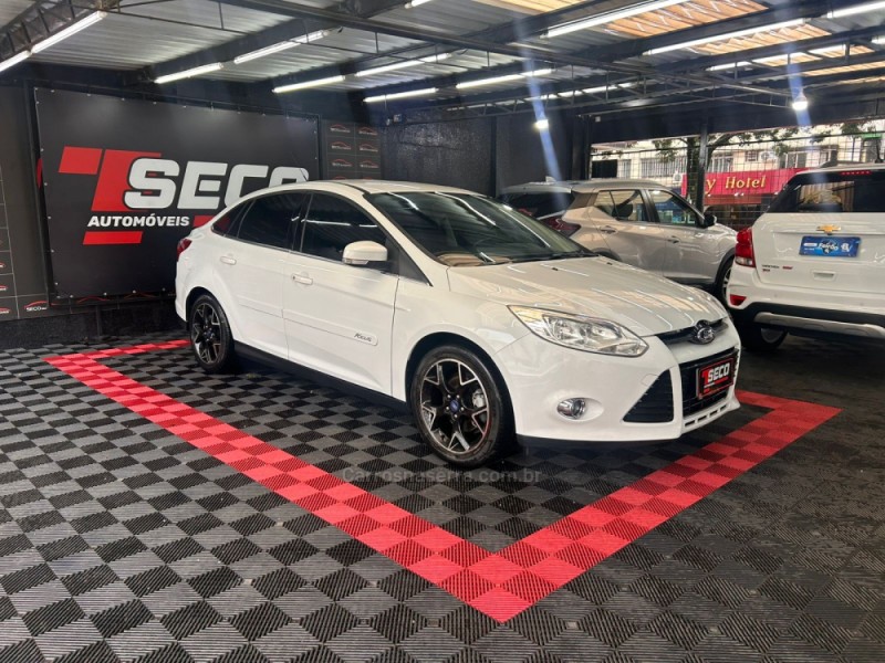 FOCUS 2.0 TITANIUM PLUS 16V FLEX 4P AUTOMÁTICO - 2015 - PASSO FUNDO