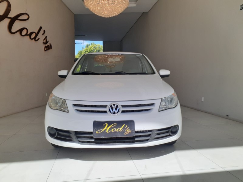 VOYAGE 1.0 MI TRENDLINE 8V FLEX 4P MANUAL - 2013 - CANELA