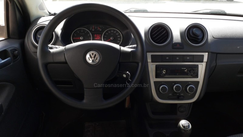 VOYAGE 1.0 MI TRENDLINE 8V FLEX 4P MANUAL - 2013 - CANELA