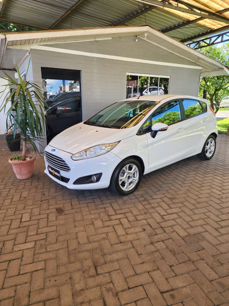 fiesta 1.5 se hatch 16v flex 4p manual 2015 caxias do sul