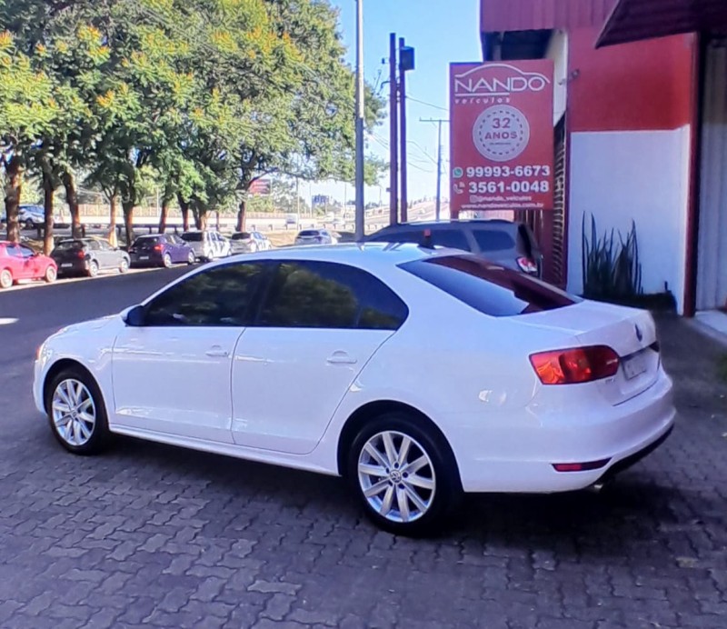 JETTA 2.0 COMFORTLINE FLEX 4P TIPTRONIC - 2011 - ESTâNCIA VELHA