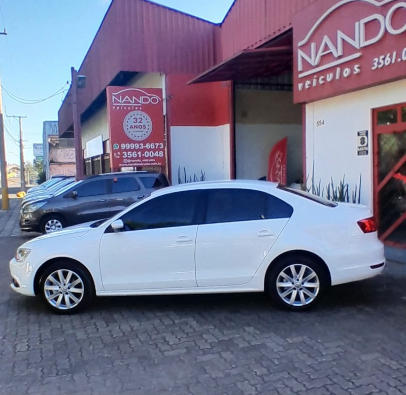 JETTA 2.0 COMFORTLINE FLEX 4P TIPTRONIC - 2011 - ESTâNCIA VELHA