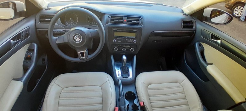 JETTA 2.0 COMFORTLINE FLEX 4P TIPTRONIC - 2011 - ESTâNCIA VELHA