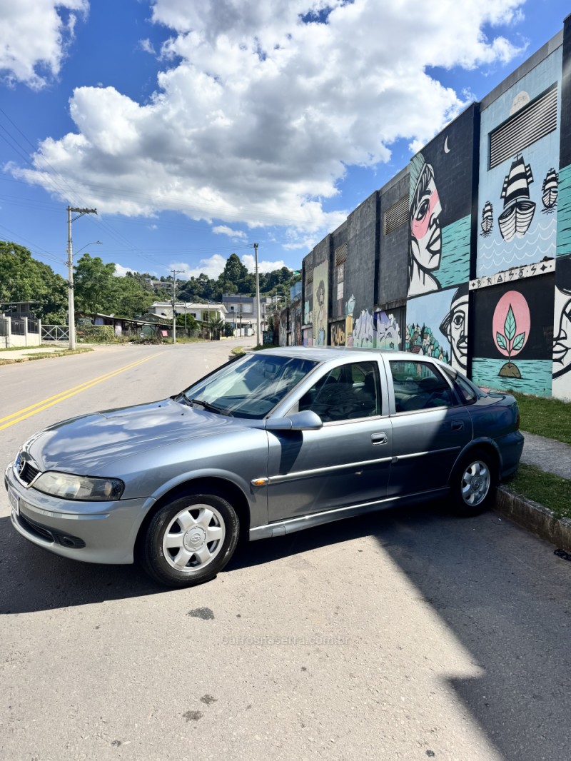 VECTRA 2.2 MPFI GLS 8V GASOLINA 4P MANUAL - 2001 - CAXIAS DO SUL