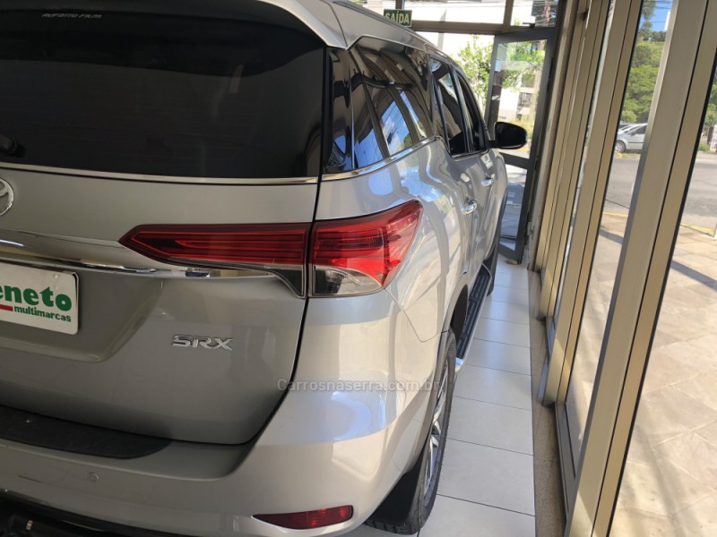HILUX SW4 2.8 SRX 4X4 7 LUGARES 16V TURBO INTERCOOLER DIESEL 4P AUTOMÁTICO - 2017 - FARROUPILHA