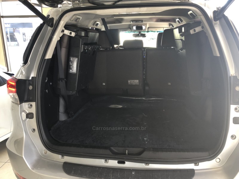 HILUX SW4 2.8 SRX 4X4 7 LUGARES 16V TURBO INTERCOOLER DIESEL 4P AUTOMÁTICO - 2017 - FARROUPILHA