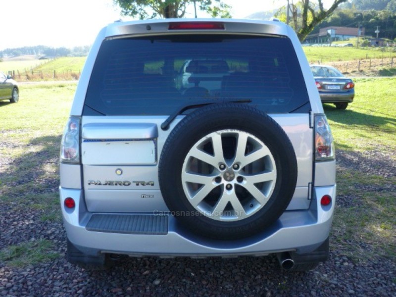 PAJERO TR4 2.0 4X2 16V 140CV FLEX 4P MANUAL - 2014 - ARROIO DO MEIO