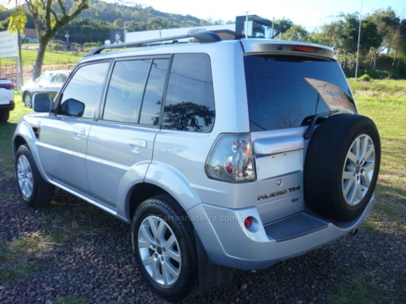 PAJERO TR4 2.0 4X2 16V 140CV FLEX 4P MANUAL - 2014 - ARROIO DO MEIO