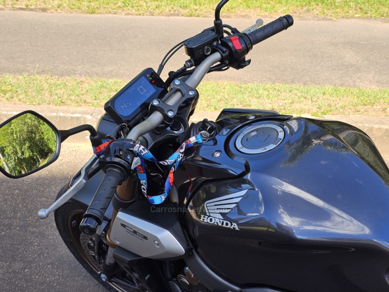 CB 650R  - 2022 - CAMPO BOM