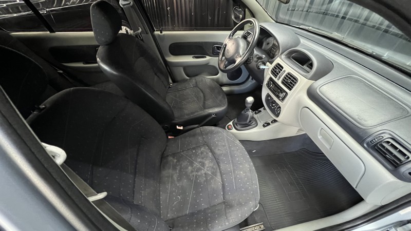 CLIO 1.0 EXPRESSION 16V FLEX 4P MANUAL - 2005 - CAXIAS DO SUL