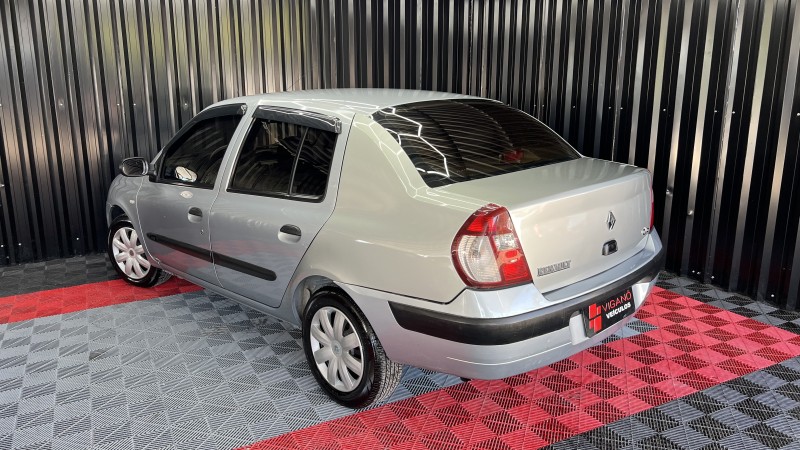 CLIO 1.0 EXPRESSION 16V FLEX 4P MANUAL - 2005 - CAXIAS DO SUL
