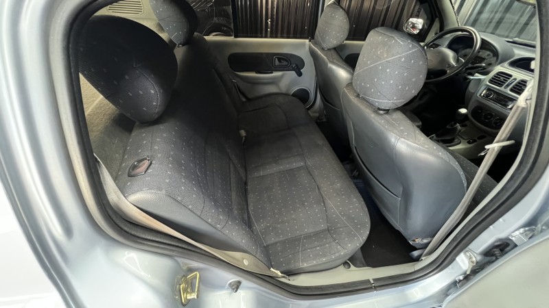 CLIO 1.0 EXPRESSION 16V FLEX 4P MANUAL - 2005 - CAXIAS DO SUL