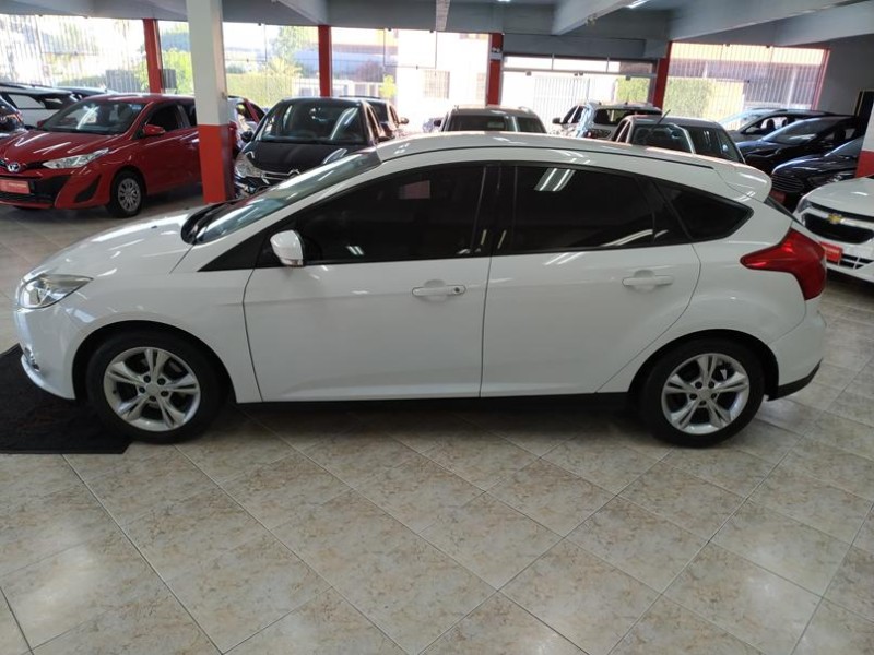 FOCUS 1.6 S HATCH 16V FLEX 4P AUTOMÁTICO - 2015 - CAXIAS DO SUL