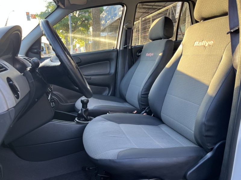 GOL 1.6 MI RALLYE 8V FLEX 4P MANUAL G.III - 2005 - GARIBALDI