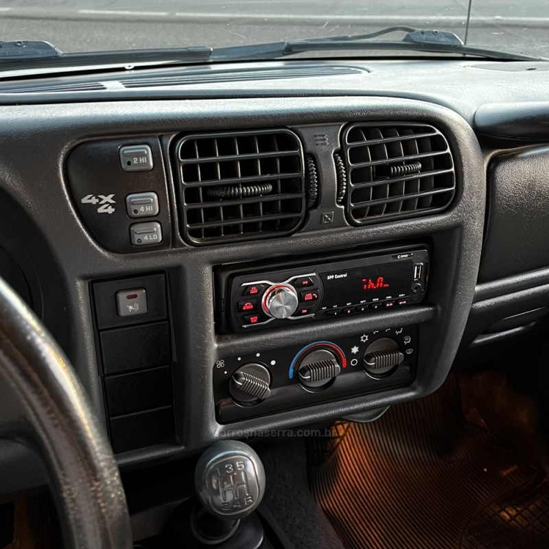 S10 2.8 DLX 4X4 CD 12V TURBO INTERCOOLER DIESEL 4P MANUAL - 2002 - VACARIA