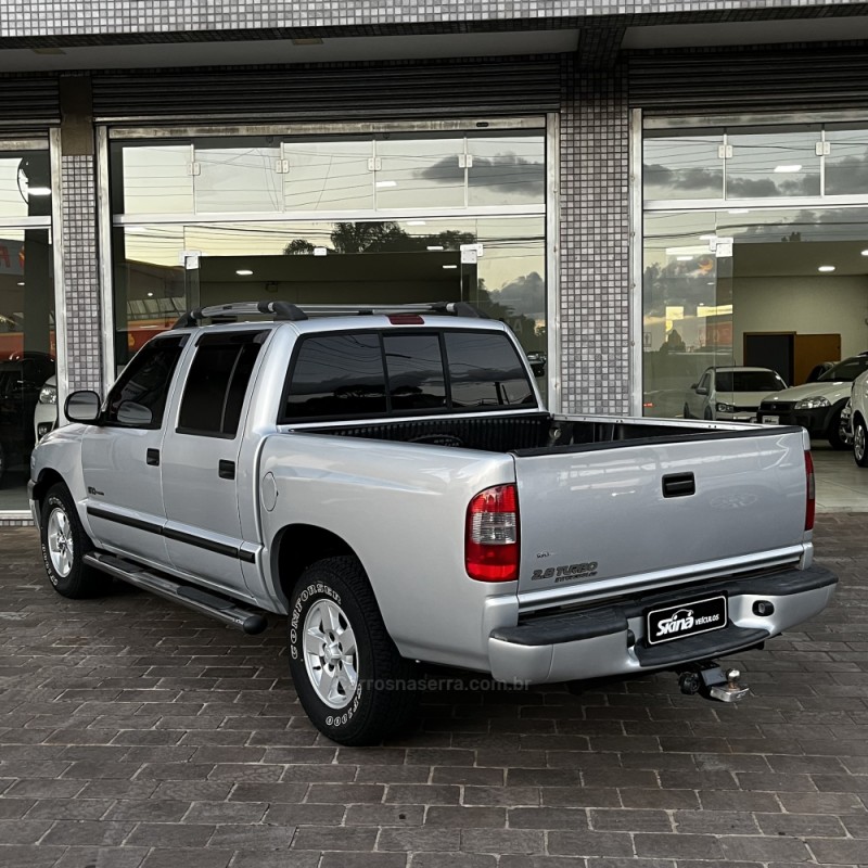 S10 2.8 DLX 4X4 CD 12V TURBO INTERCOOLER DIESEL 4P MANUAL - 2002 - VACARIA