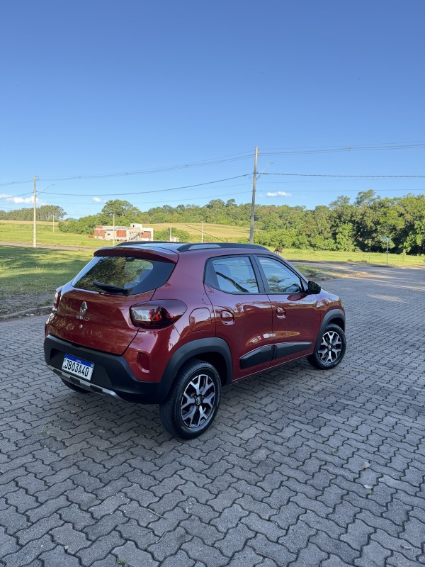KWID 1.0 12V OUTSIDER FLEX 4P MANUAL - 2023 - ARROIO DO MEIO