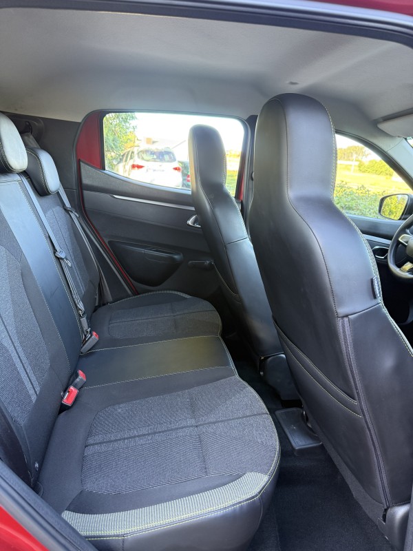 KWID 1.0 12V OUTSIDER FLEX 4P MANUAL - 2023 - ARROIO DO MEIO