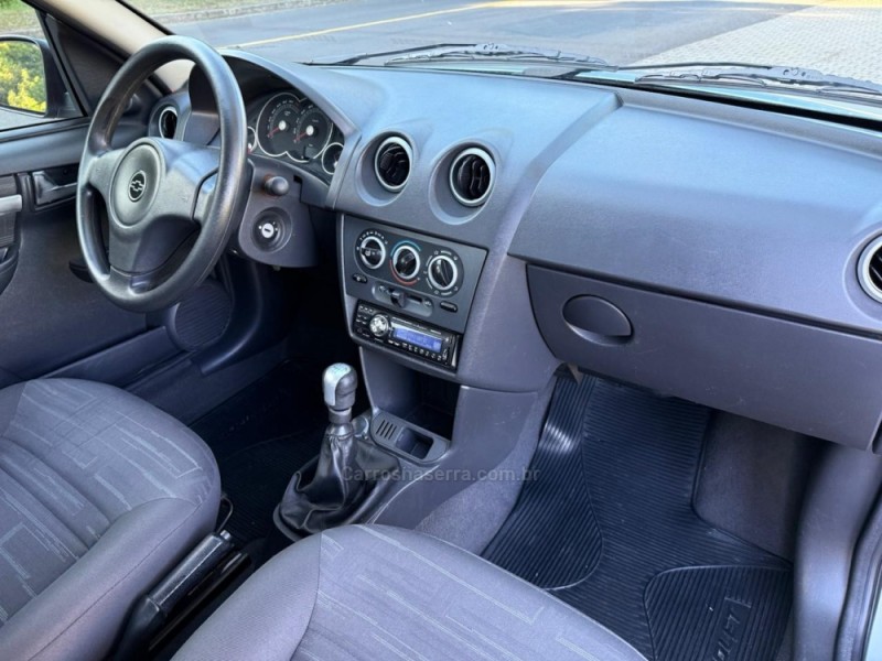 PRISMA 1.4 MPFI LT 8V FLEX 4P MANUAL - 2011 - IVOTI