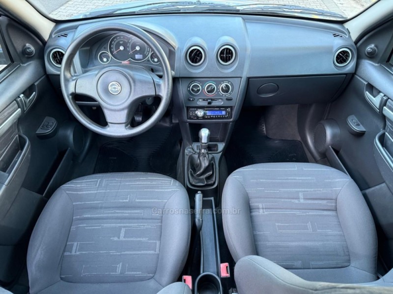 PRISMA 1.4 MPFI LT 8V FLEX 4P MANUAL - 2011 - IVOTI